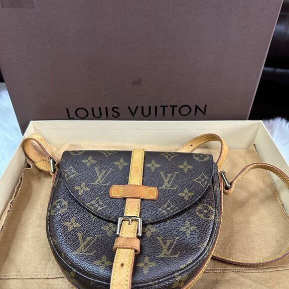 Authentic Louis Vuitton Monogram Chantilly PM Crossbody Bag - Picture 8 of 17